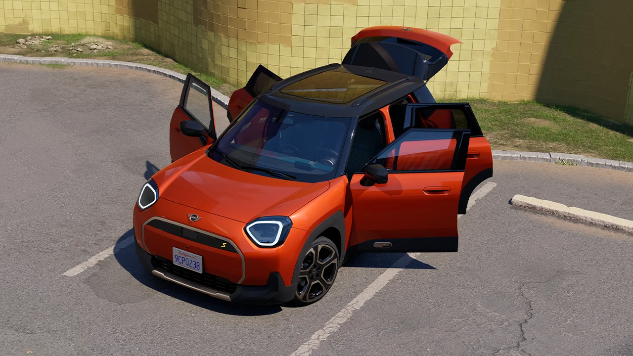 MINI Aceman Electric – Portières ouvertes
