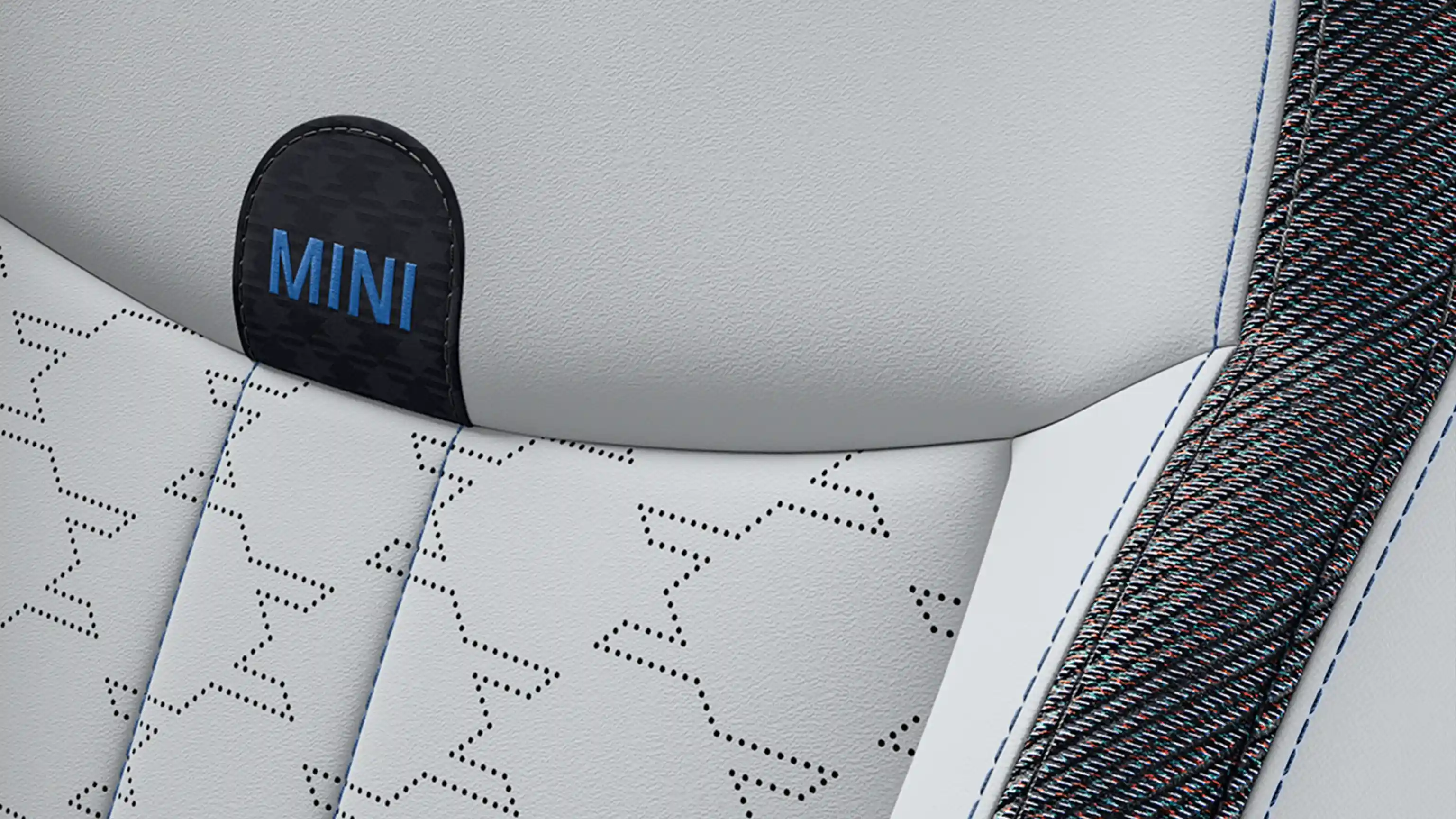 Vue de la MINI Cooper 5 portes avec style Classic et sièges en Black/Blue - Vescin/tissu