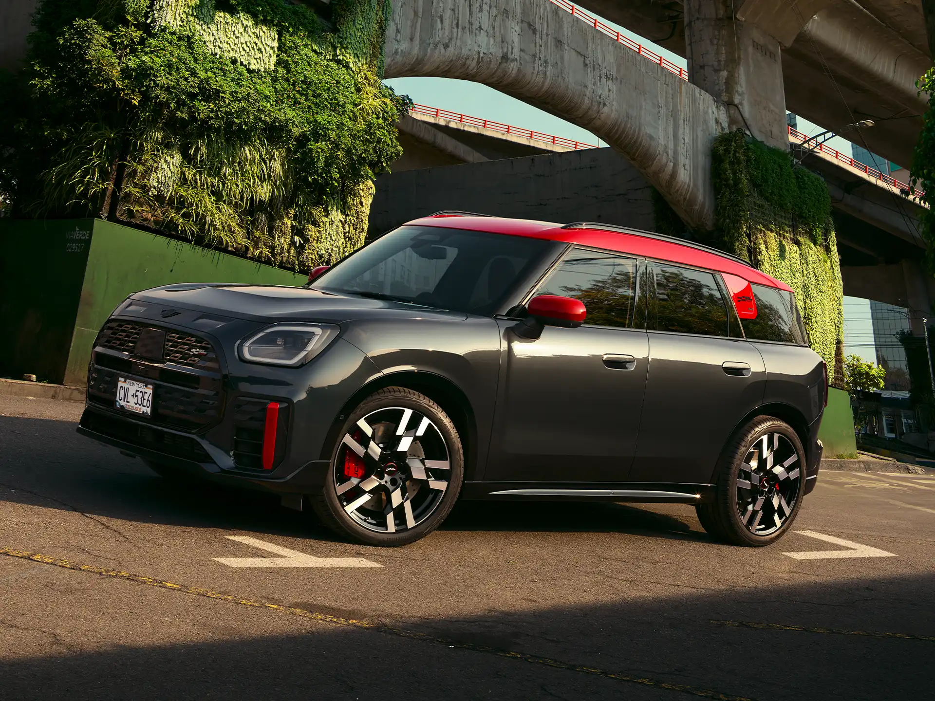 MINI Countryman Electric – Teaser vollelektrischer MINI Countryman JCW