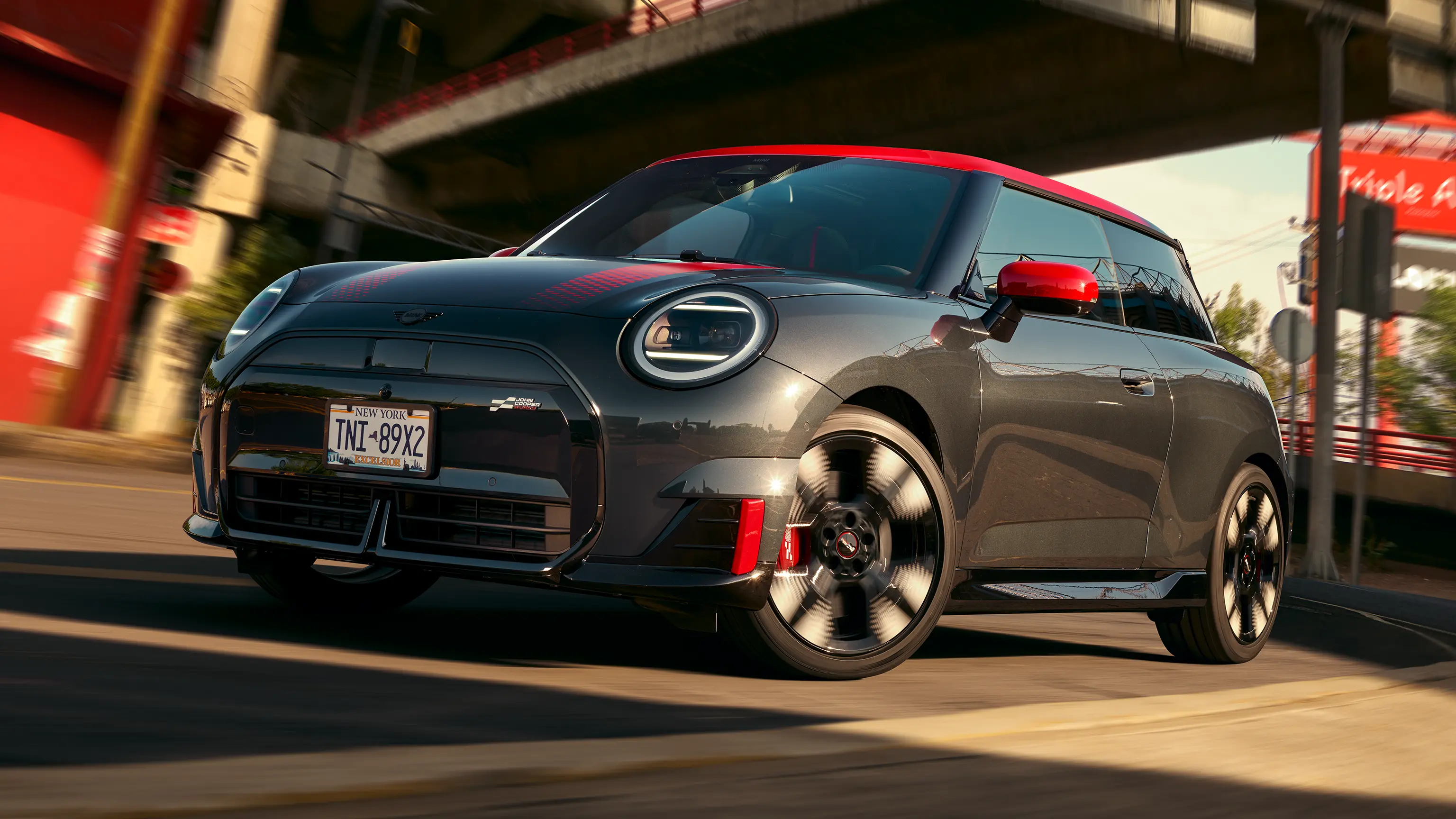 MINI John Cooper Works - J01 JCW Vue latérale