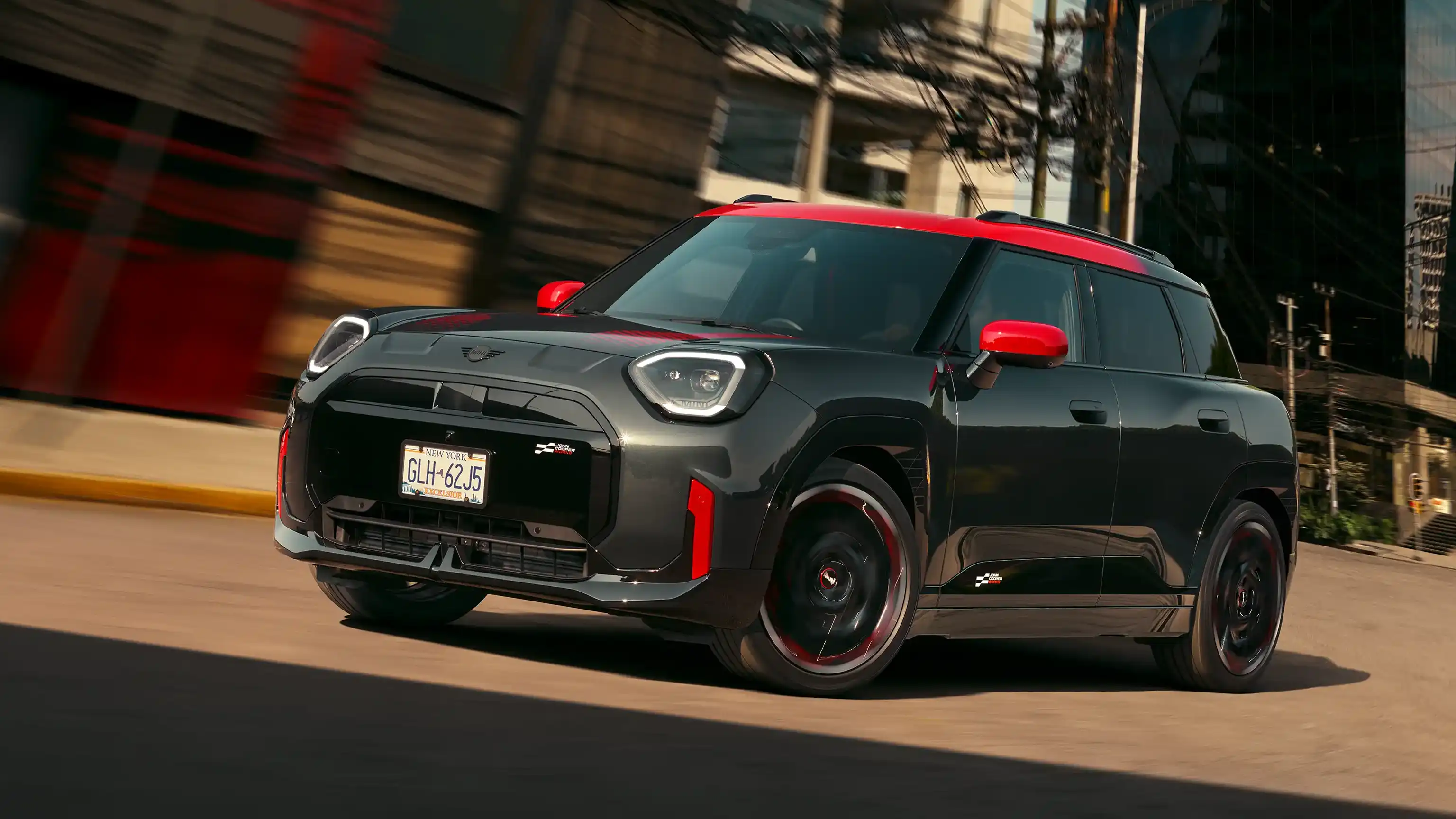 MINI John Cooper Works – J05 JCW vista laterale