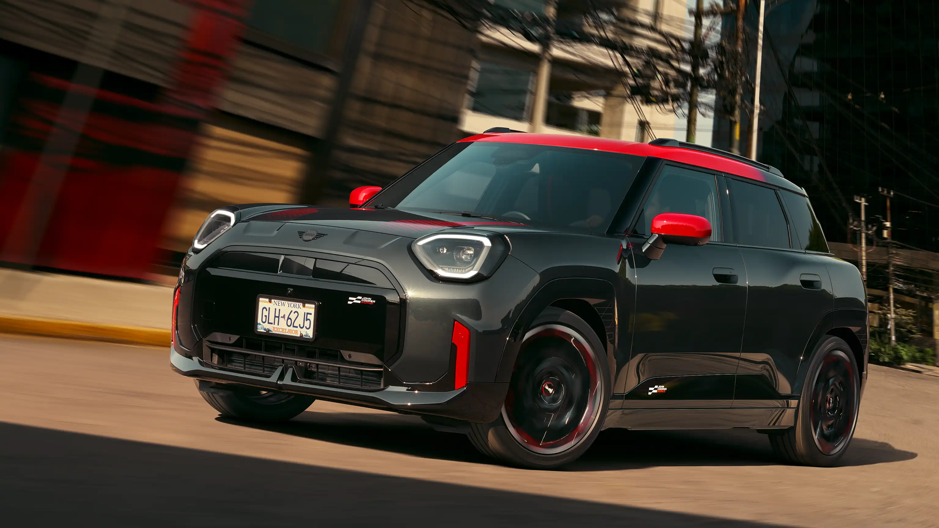 MINI John Cooper Works – J05 JCW vista laterale
