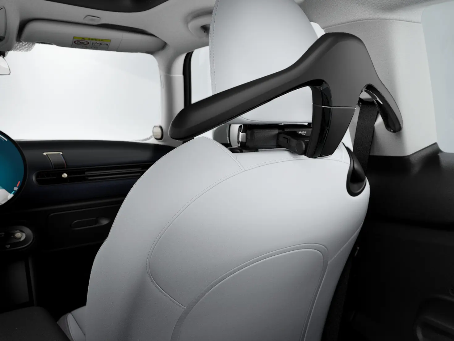 Gruccia appendiabiti MINI nell’abitacolo come parte del sistema MINI "Travel & Comfort".