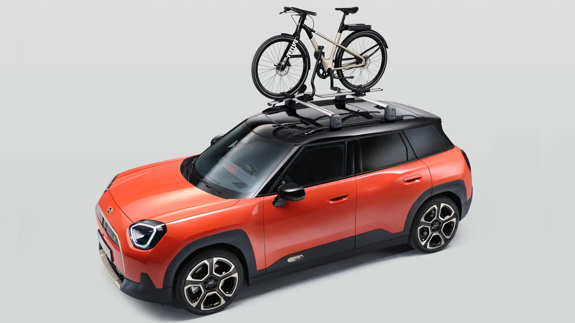 MINI Orginal Zubehör - Fahrraddachträger auf MINI Aceman