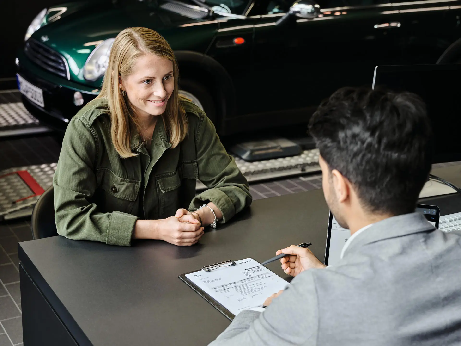 Programma un appuntamento presso un MINI Service Center.