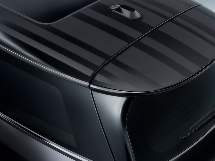 Immagine ravvicinata del tetto a contrasto in Black della MINI Paul Smith Edition con un’interpretazione unica delle strisce