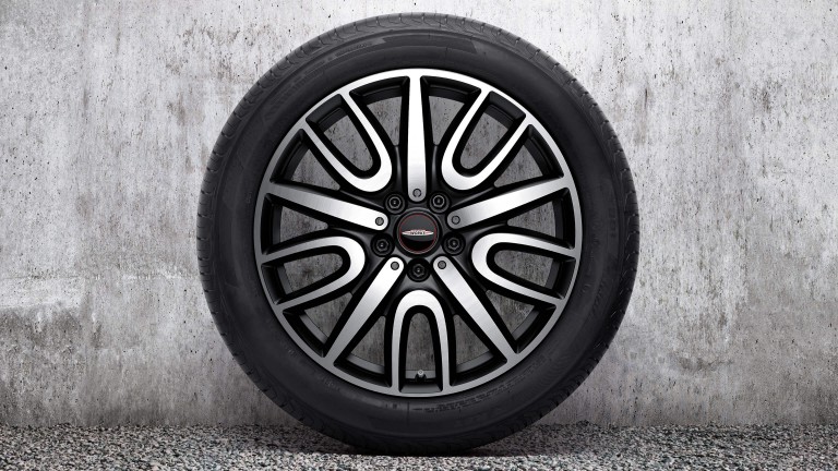 MINI John Cooper Works – 18" wheels – bicolor, black thrill spoke
