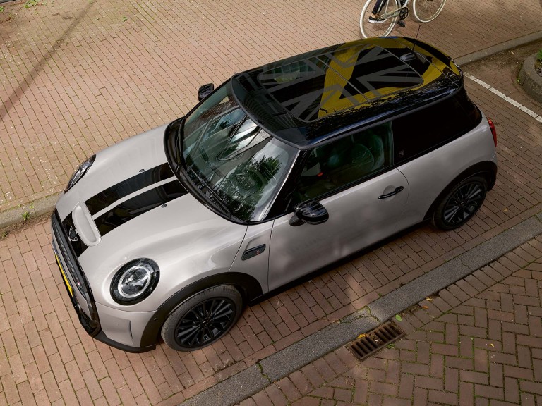 MINI Frühling und Sommer – MINI Sportstreifen Piano Black