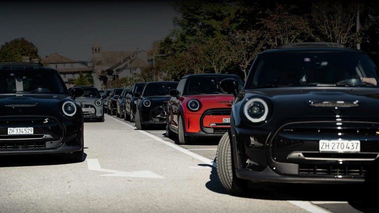 MINI in einer Reihe MINI in einer Reihe