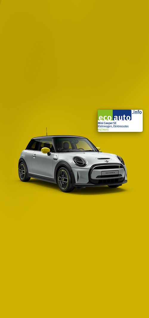 MINI Cooper SE 3 door Seitenansicht parkend an öffentlicher Ladesäule
