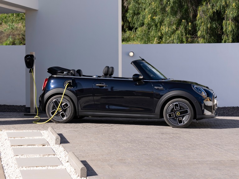 Das allererste vollelektrische MINI Cabrio – Teaser für Übersichtsseite