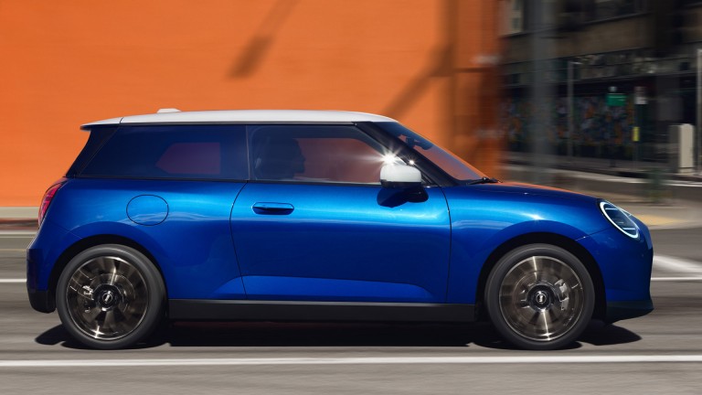 Der neue vollelektrische MINI Cooper – Laden – Aerodynamische Proportionen