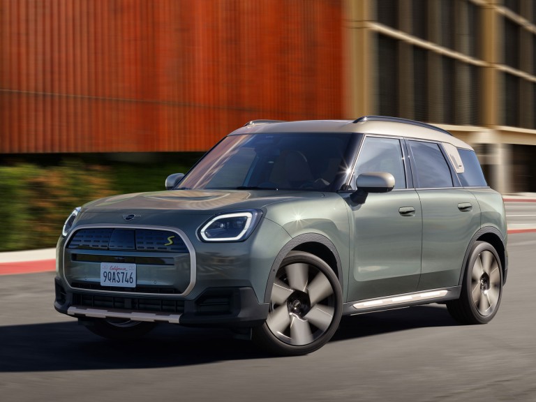 Vollelektrischer MINI Countryman – Fahrerlebnis – Fahrerassistenz