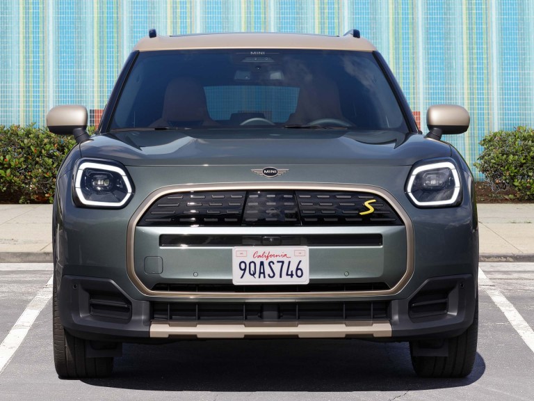 Der erste vollelektrische MINI Countryman – Exterieur – Vorderansicht