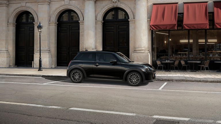 Der MINI Cooper Blackyard