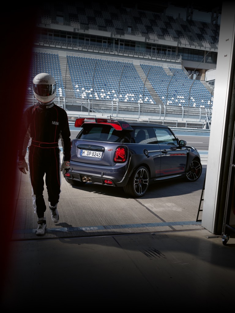 MINI John Cooper Works GP – Seiten- und Rückansicht - Rennstrecke