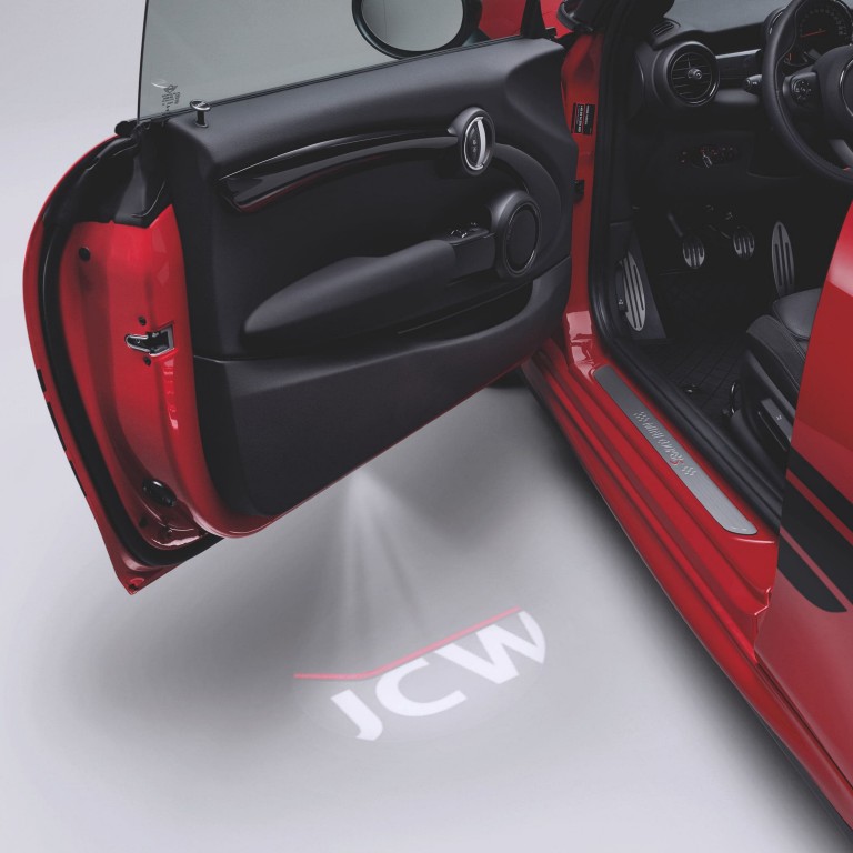 MINI John Cooper Works – noir et rouge – projecteur de porte