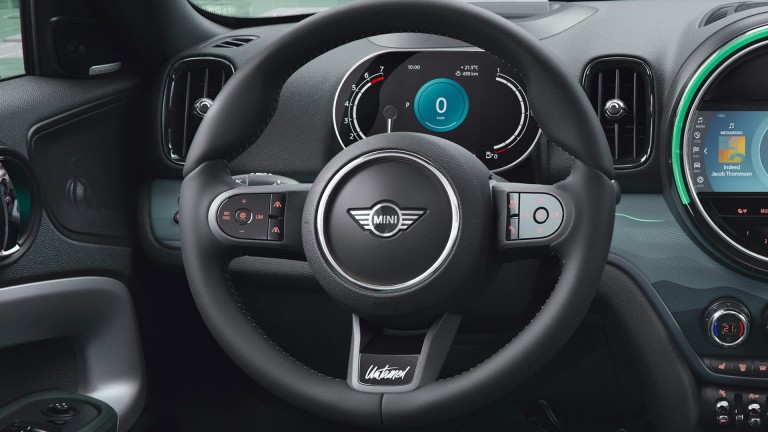 MINI Countryman édition Untamed – MINI Countryman hybride rechargeable édition Untamed – volant gainé de cuir nappa