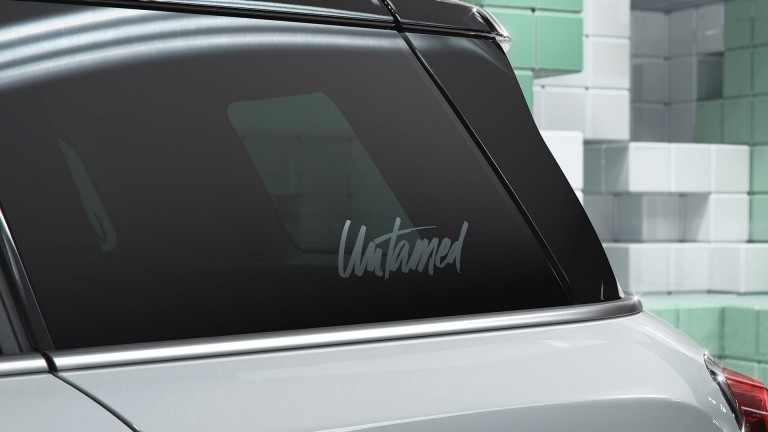 MINI Countryman édition Untamed – design des vitres – logo manuscrit