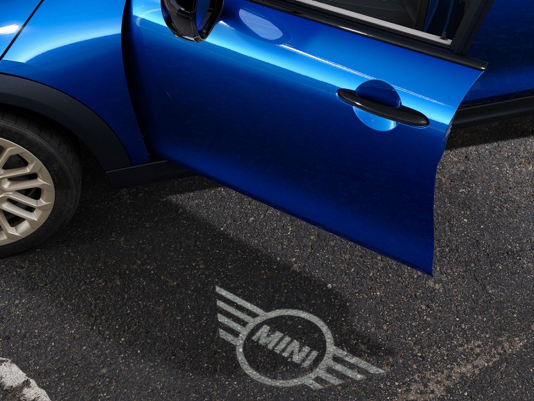 MINI Cooper 5 door - extérieur - points forts  - signature de l'éclairage d'accueil