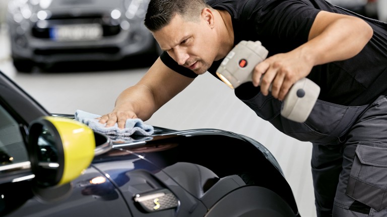 Services de réparation d’origine MINI  Atelier carrosserie et peinture MINI, réparations de véhicule électrique