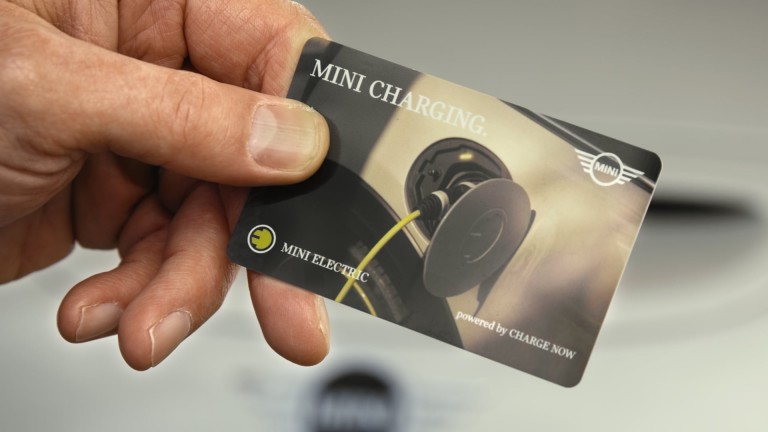 elettromobilità mini – ricarica – charging card