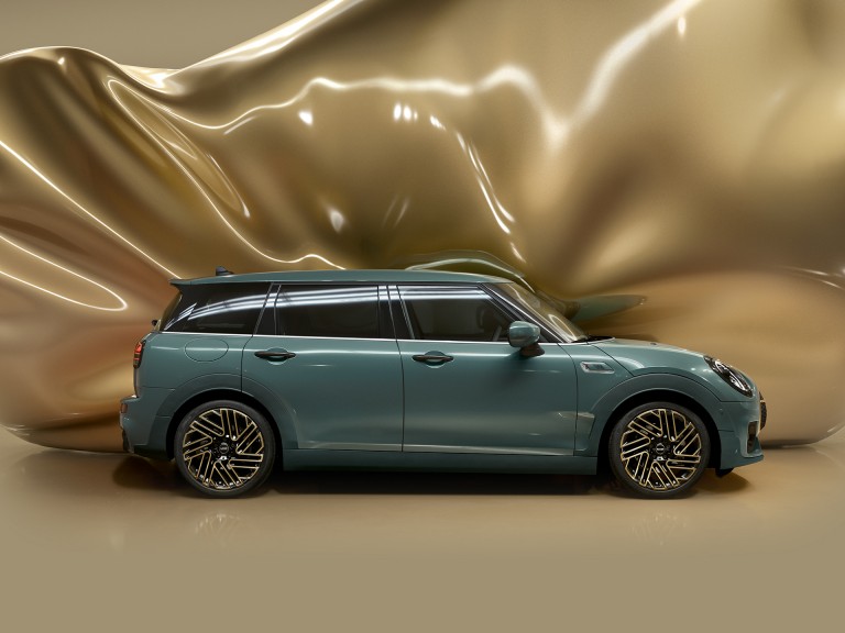 MINI Concept Aceman Frontansicht mit Lichteffekten Frontpartie MINI Concept Aceman Frontansicht mit Lichteffekten Frontpartie und Spiegelung