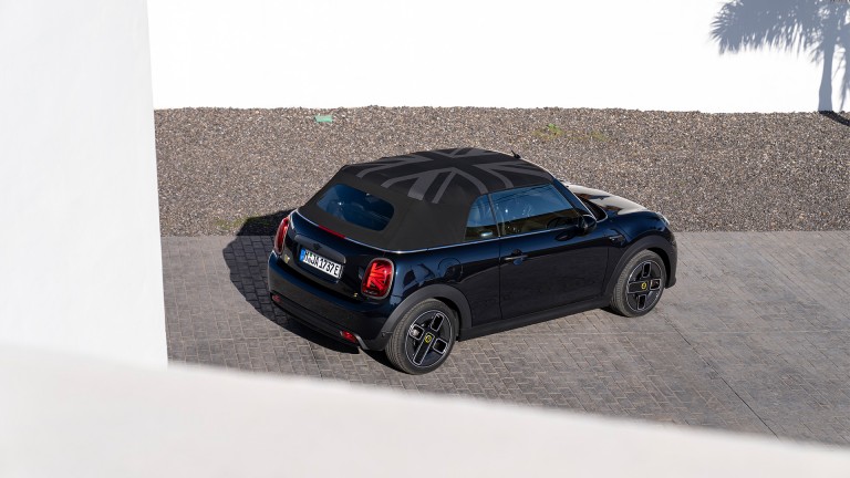 MINI Cabrio all-electric – vista frontale