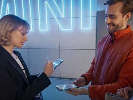 Consulenza individuale tre persone che conversano