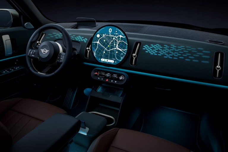 All-Electric MINI Countryman - mosaico - interni