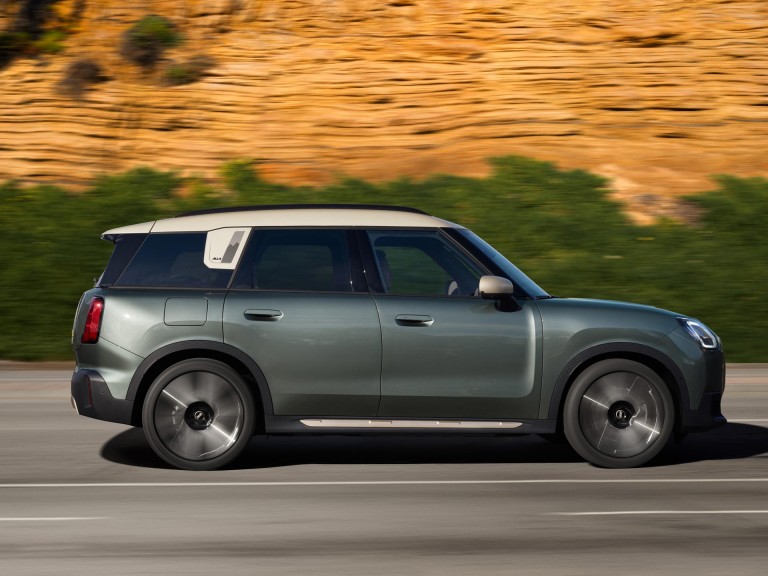 All-Electric MINI Countryman - esperienza di guida - All4