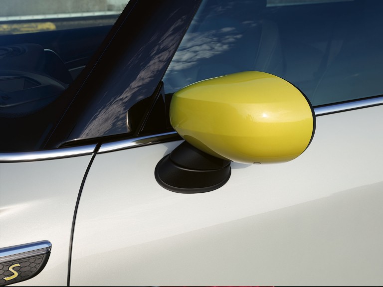 MINI Cooper SE 3 door – Energetic Yellow – colori