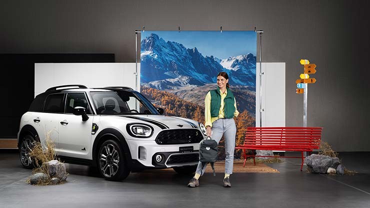 Mountain: MINI Cooper SE Countryman ALL4