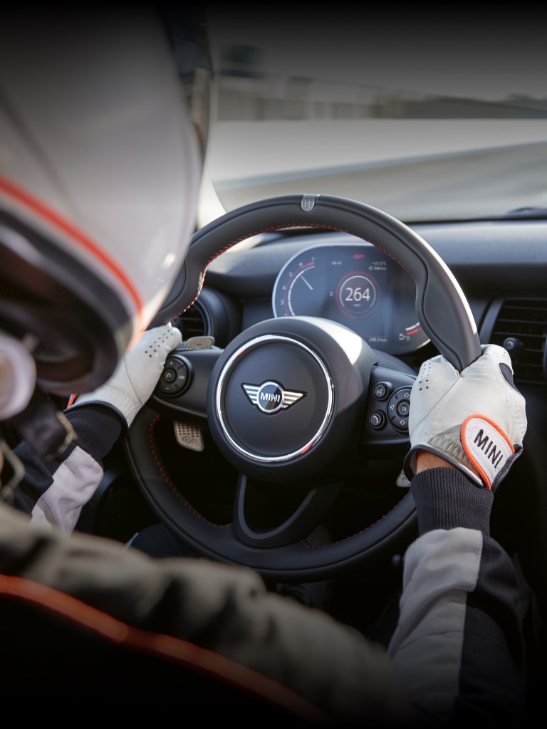 MINI John Cooper Works GP – volante - cockpit