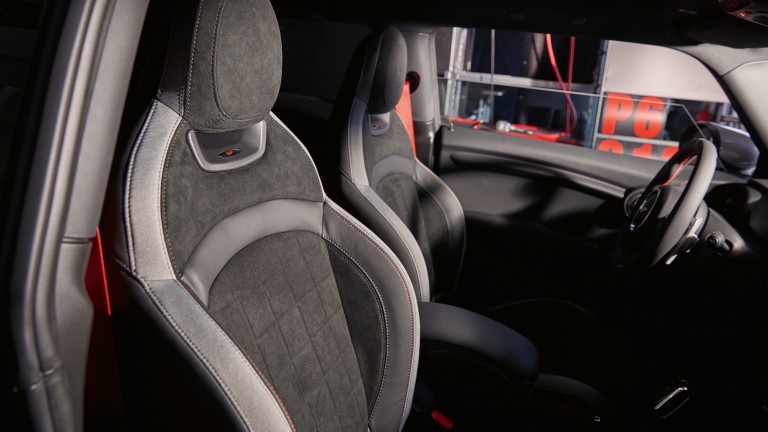 MINI John Cooper Works GP – sedili – poggiatesta