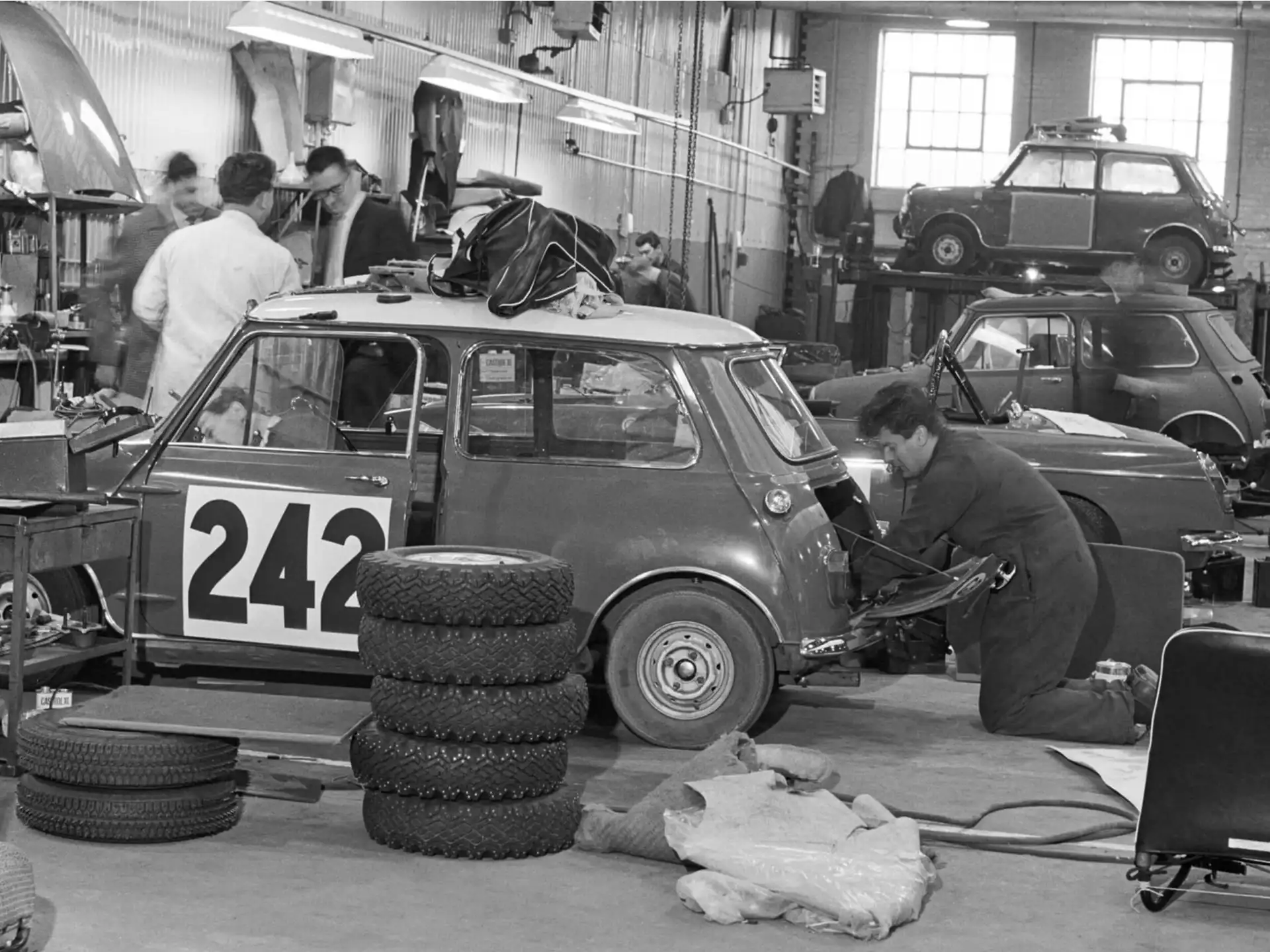 MINI John Cooper Works – Alter MINI in Werkstatt